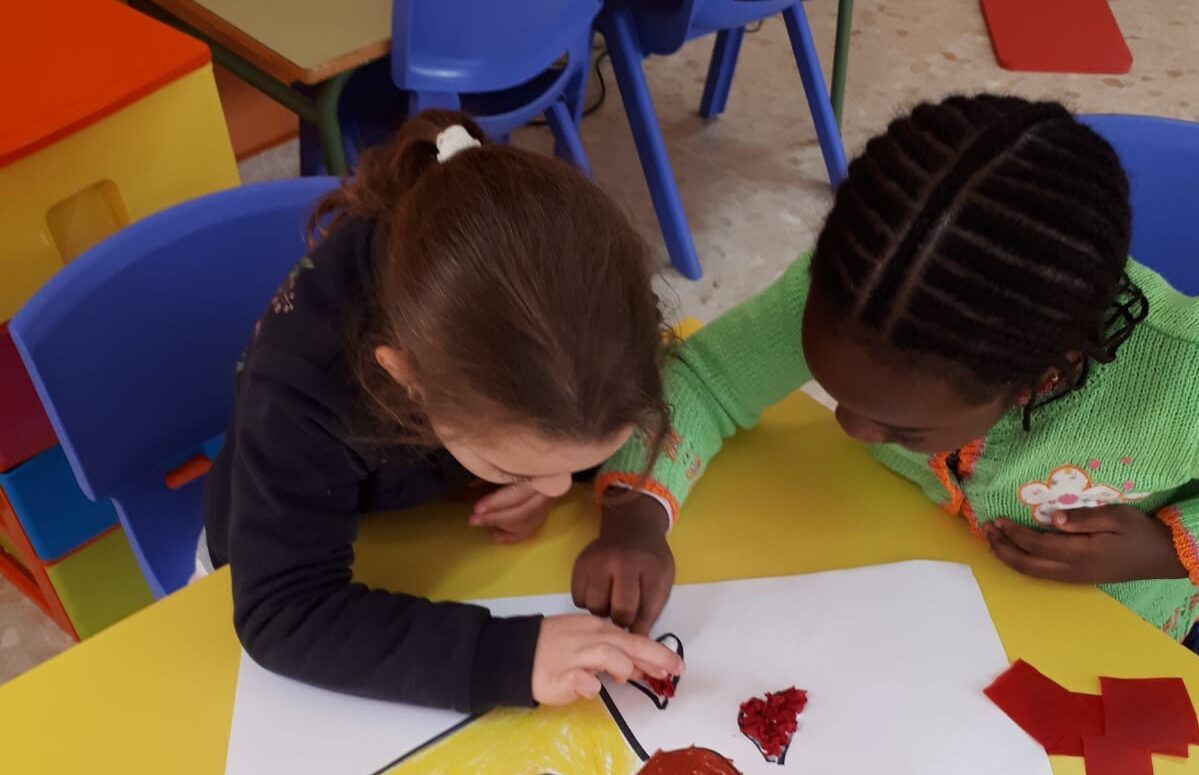 trabajo colaborativo con niños de centro infantil La Providencia